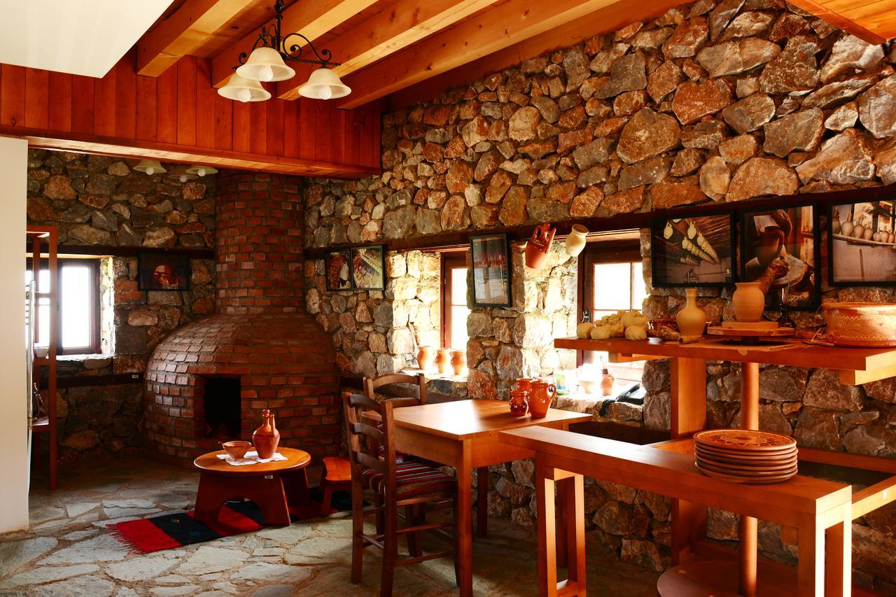 Macedonian Village Hotel & Resort Szkopje Kültér fotó